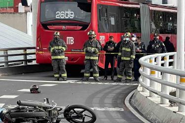 Al lugar se presentaron los servicios de emergencia, ambulancias, bomberos y elementos de la Secretaría de Seguridad Ciudadana. Foto: José Antonio García