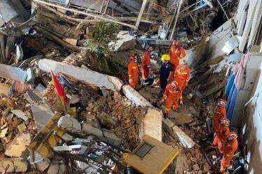 Derrumbe de hotel en China deja al menos un muerto y varios desaparecidos