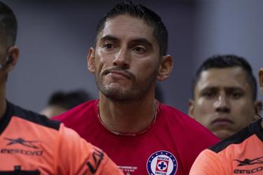 El cancerbero de Cruz Azul tiene un margen de recuperación de 8 semanas; reaparecería cuando la 'Máquina' enfrente a Querétaro en el Coloso de Santa Úrsula. (Foto: Mexsport).