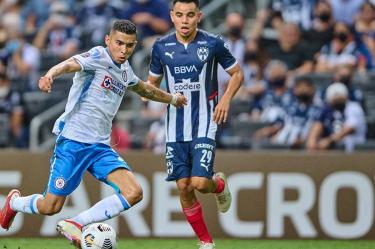 Juan Reynoso confía en mejorar el desempeño que tiene el equipo en los primeros minutos de cada partido (Mexsport)