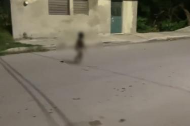 La madre declaró a la policía que la puerta no contaba con seguro y se encontraban dormidos cuando el menor salió. Foto: Especial