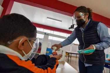 Si una escuela presenta casos de covid en más de dos grupos se evaluaría el cierre del plantel. Foto: Cuartoscuro/Archivo