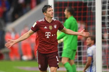 Robert Lewandowsli superó los 300 goles con el Bayern Múnich. (Reuters)