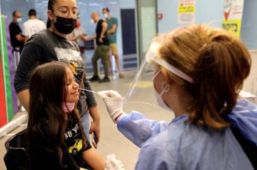 Israel rebaja a 12 años la edad para recibir tercera dosis de Pfizer