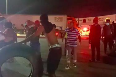En un reporte policial, se confirmó que el cierre ocurrió a las 20:00 horas del miércoles en la carretera federal Tampico-Ciudad Mante, a la altura del puente Las Piñas. Foto: Especial