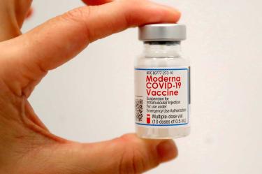 La vacuna Moderna contra el covid mantiene altos niveles de protección luego de la aplicación de la segunda dosis, según un estudio publicado.