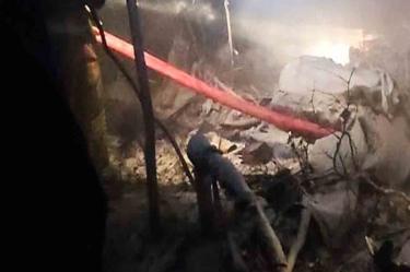El avión se incendió y se enviaron varios equipos de rescate. Foto: Instagram @kobzevnasvyazi