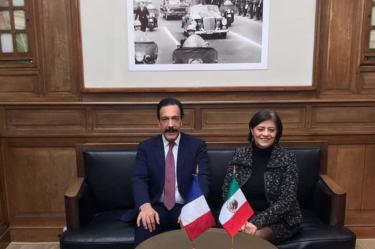 En la reunión, Omar Fayad mencionó que su gobierno ha logrado consolidar la cifra histórica de más de 64 mil millones de pesos, generando crecimiento económico y oportunidades laborales para las familias hidalguenses.