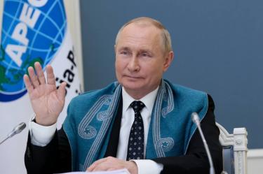 Putin recibe dosis de Sputnik Light como refuerzo anticovid