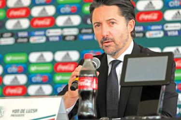 Yon de Luisa mencionó que la FIFA sigue tensando a México. Foto: AP