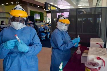 El primer caso de la variante Ómicron del coronavirus fue detectada en Ecuador. Foto: AFP