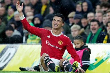 El duelo entre el Manchester United y Brighton fue aplazado (Fotos: Reuters)