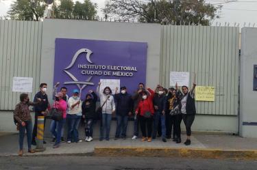 Cierran nuevamente IECM en demanda del pago de salarios
