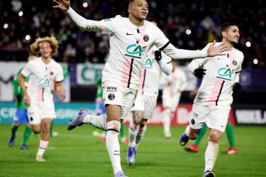 Kylian Mbappé convirtió un doblete en el triunfo del PSG dentro de la Copa de Francia. (Reuters)