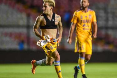 Yeferson Soteldo le dio la victoria a los Tigres en Querétaro. (Mexsport)