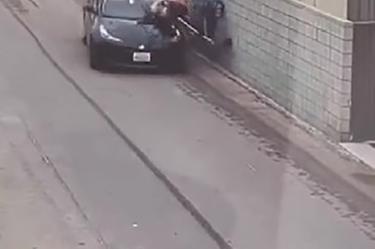 video atropella mujer bebe