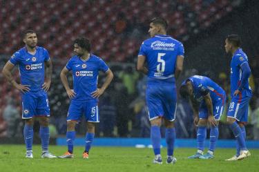 Cruz Azul fue goleado por América el sábado.