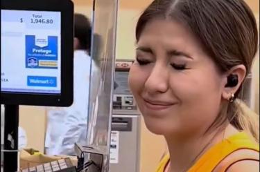 Joven va de compras