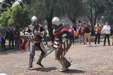 Estudiantes pelean en la UNAM