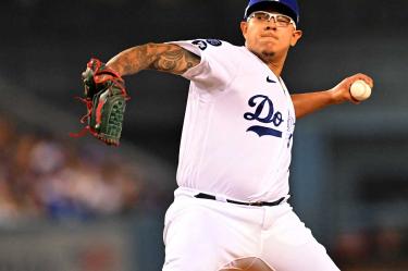 En caso de que exista una igualdad en las boletas, el Cy Young se compartirá entre ambos lanzadores.