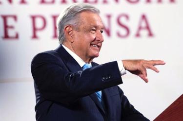 Andrés Manuel López Obrador en conferencia.
