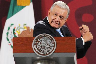 Andrés Manuel López Obrador en conferencia.