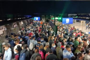 La Línea 8 del Metro CDMX hoy 15 de noviembre de 2022: avance de trenes.