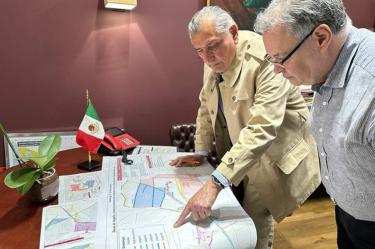 El secretario de Gobernación revisando la ruta de la marcha de este domingo