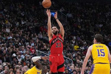 Fred VanVleet anotó 25 puntos para Raptors.