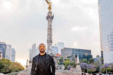 Por la tarde, Jordan paseó por la Ciudad de México y el Ángel fue parada obligada. Foto: Pável Jurado y Karina Tejada