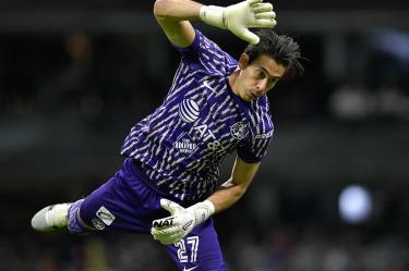 Oscar Jiménez durante partido del América.