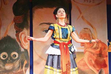 ActrizAna Karina Guevara caracterizada como Frida Kahlo