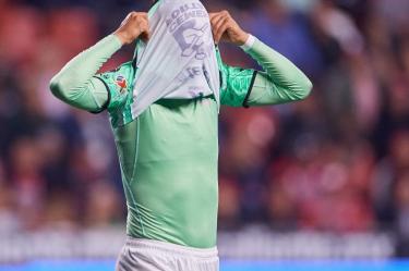León dificulta su posibilidad de entrar a Liguilla por los puestos directos.