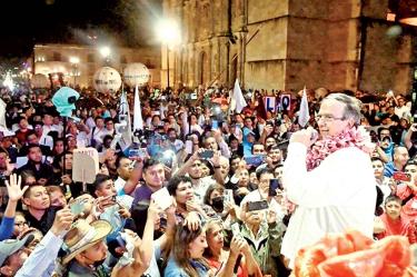 Ebrard se manifestó en contra de pedir apoyo a los gobernadores