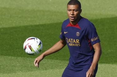 Kylian Mbappé en entrenamiento del PSG.