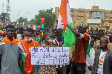 Protestas en Níger a favor de la junta militar. (Reuters)