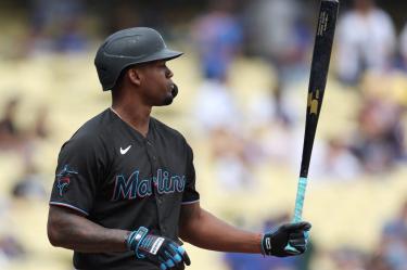 Jorge Soler salvó a Marlins de una nueva barrida con jonrón de dos carreras.