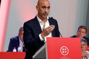 Luis Rubiales hablando en la Federación Española de Futbol.