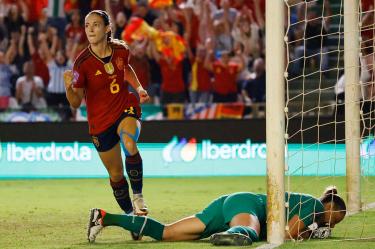 Aitana Bonmatí celebrando su doblete ante Suiza.