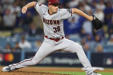 Paul Sewald en Juego 2 de los D'Backs ante Dodgers.
