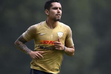 David Cabrera entrenando con Pumas.