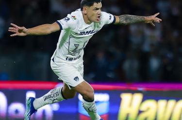 'Toro' Fernández puso el 1-0 en el Pumas Vs Chivas de la Jornada 17.