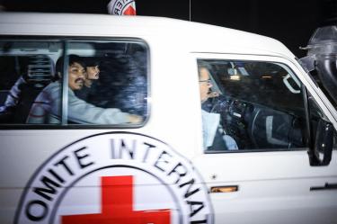 Todos fueron conducidos por la Cruz Roja a un puesto de seguridad 