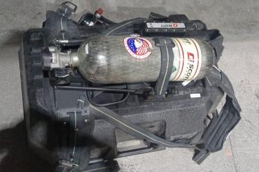 Equipo de respiración de los bomberos en Nuevo León