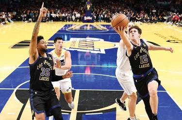 Jugadores de Lakers.