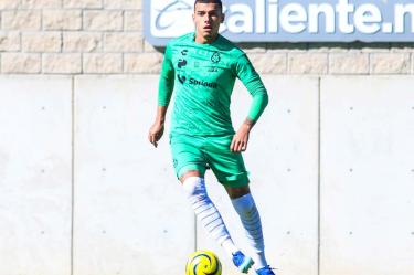 Franco Fagúndez entrenando con Santos Laguna.