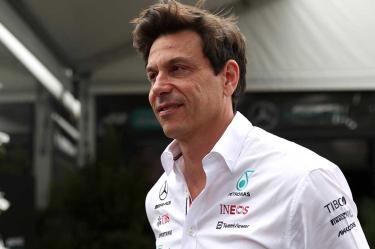 Toto Wolff en el paddock de Mercedes previo a un Gran Premio.