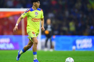 Kevin Álvarez en partido de América en Liga MX.