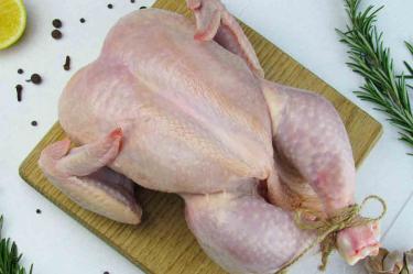 pollo crudo