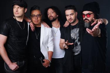Ismael, vocalista de Los Daniels, subió al escenario con falta de aire